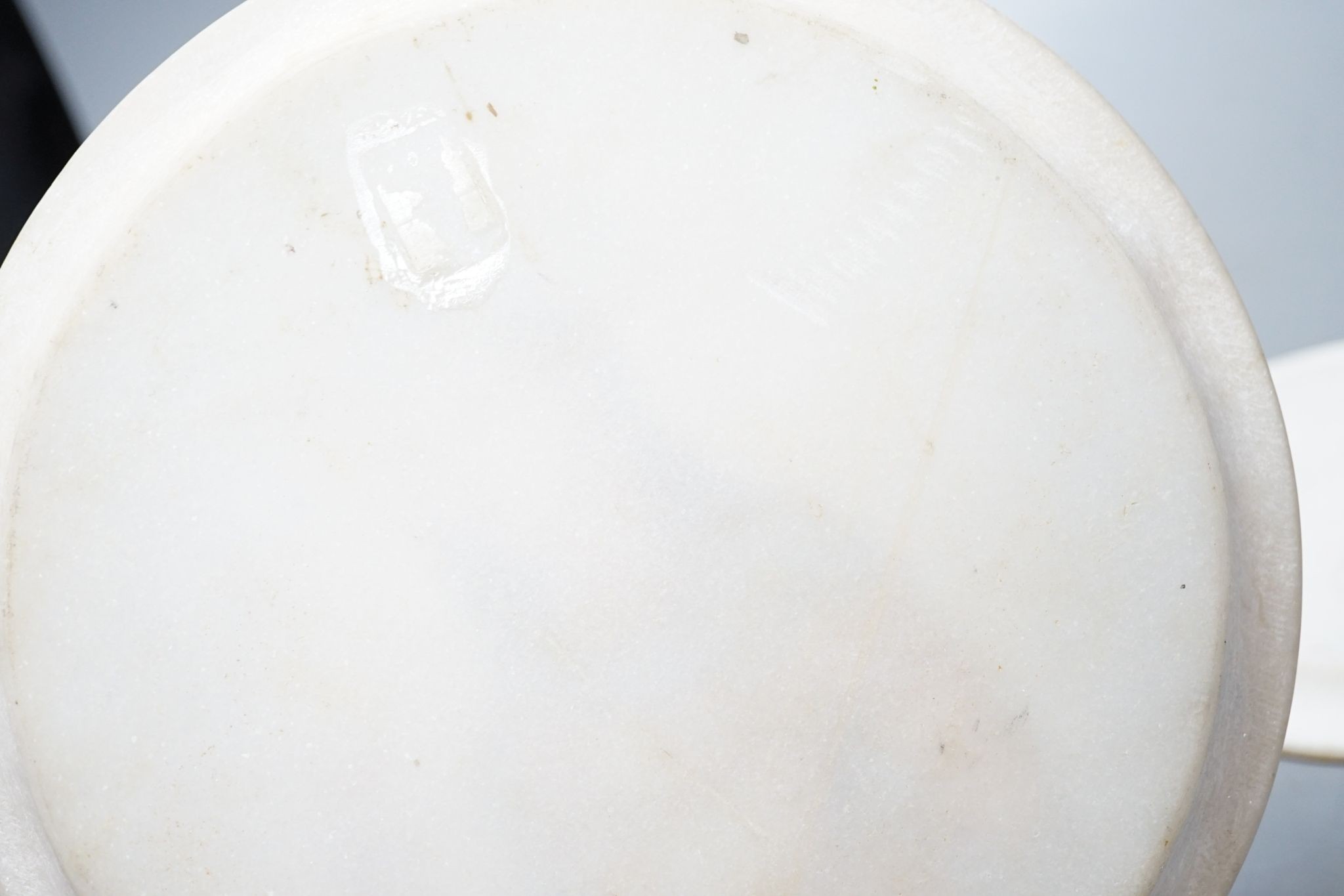 Three Indian alabaster, gilt bordered plates depicting Indian Royalty, 22cm